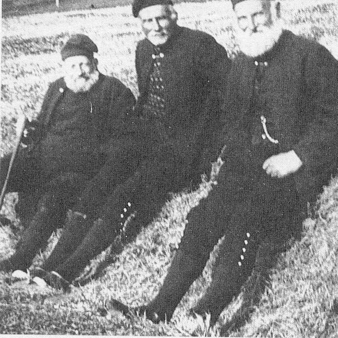 393216_2636707911697_1239651977_n