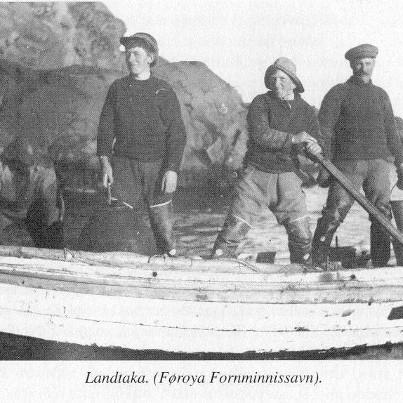 395536_2636700551513_2084604752_n