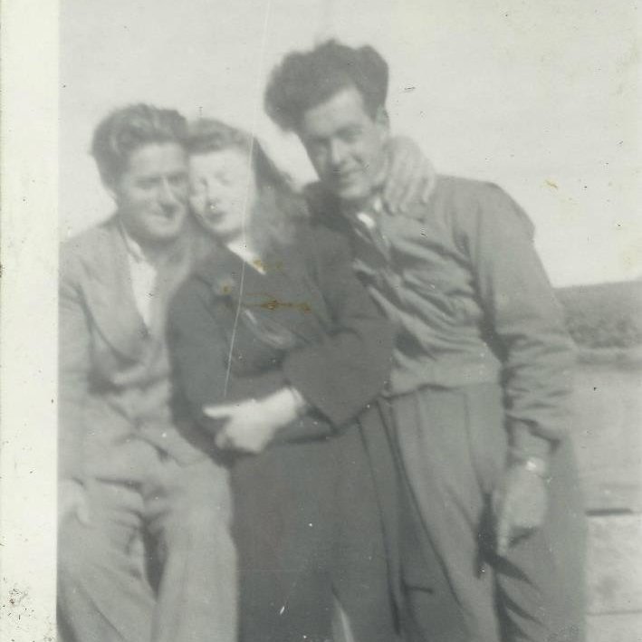 555800_3193990003401_1645796245_n