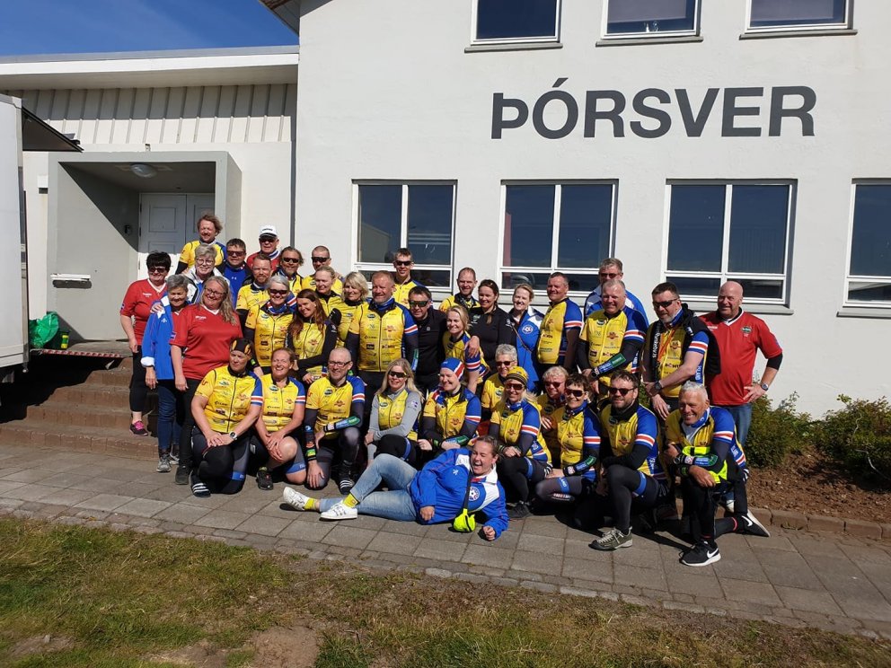 Team Rynkeby komu hjólandi til Þórsafnar.