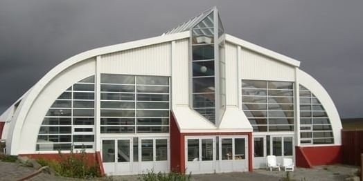 Lokun íþróttamiðstöðar