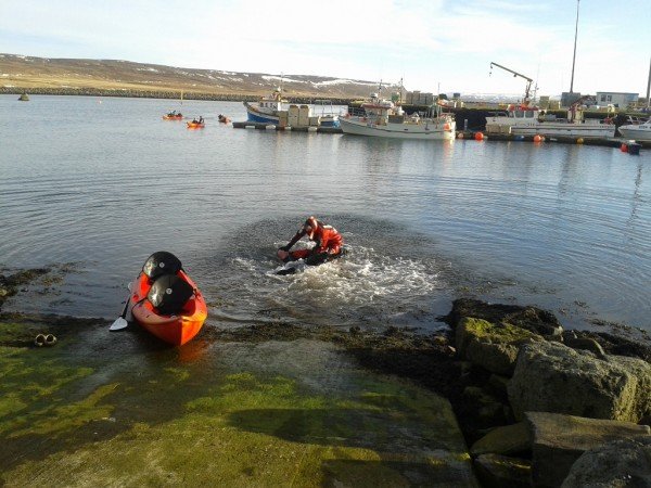 Ungmennadeildin búin að sjósetja kayak bátana
