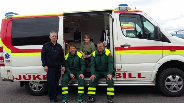 Starfsmenn sjúkrabíls