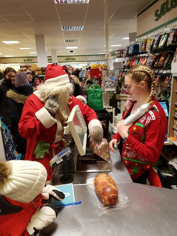 Stálu lambakjöti í Kjörbúðinni