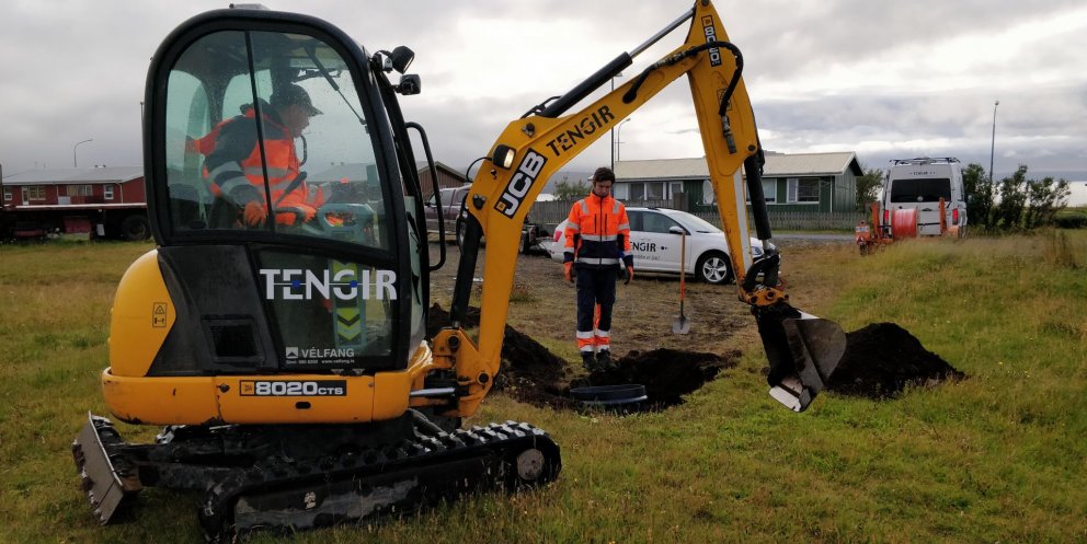 Framkvæmdir við ljósleiðaralagningu við Bakkaflóa