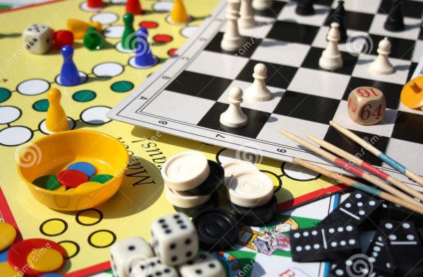 Hollvinir taka höndum saman