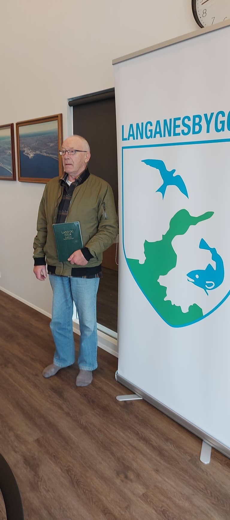 Gunnlaugur Ólafsson færir Langanesbyggð góða gjöf