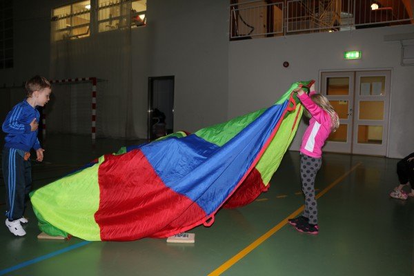 Er einhver þarna undir?