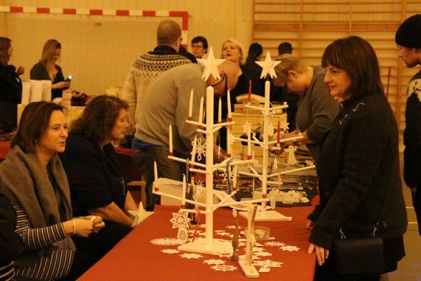 Fjölmennt á Jólamarkaði