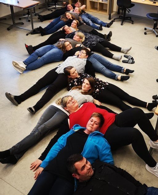 Áhugasamir og skapandi kennarar óskast.