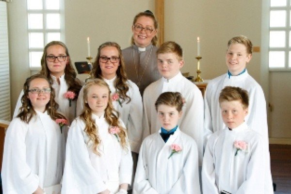 Myndarlegur hópur fermingarbarna