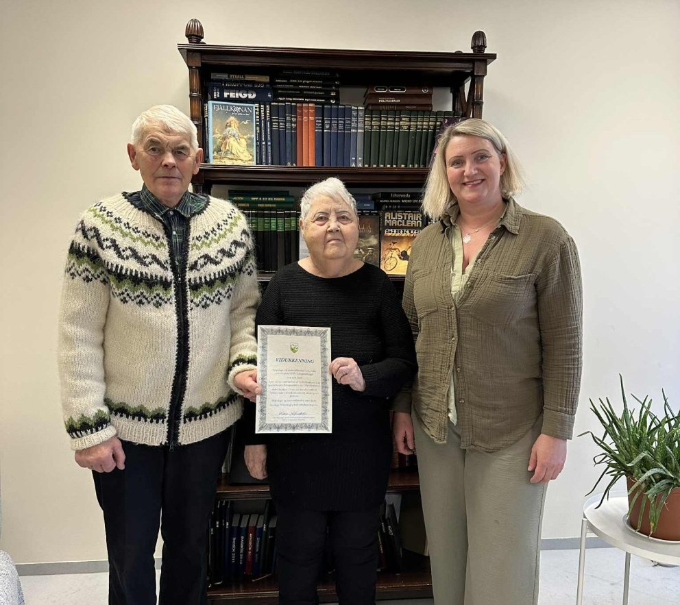 Hildur Stefánsdóttir, formaður umhverfis- og skipulagsnefndar ásamt þeim hjónum Kristínu Kristjánsdó…